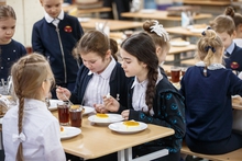 В Свердловской области начала работу «горячая линия» по вопросам организации питания в школах