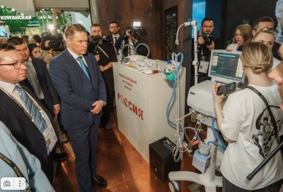 Министр здравоохранения РФ Михаил Мурашко посетил стенд Свердловской области на выставке-форуме «Россия» на ВДНХ