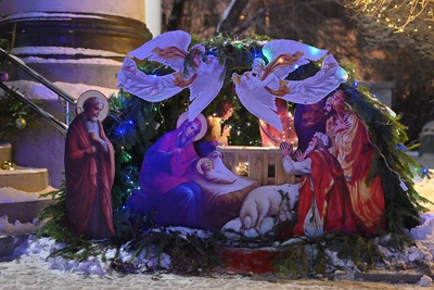 Подарки, уличные фрески и вертеп в сердце Екатеринбурга: рассказываем, как Урал встречает Рождество Христово Подарки, уличные фрески и вертеп в сердце Екатеринбурга: рассказываем, как Урал встречает Рождество Христово