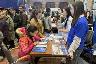На Среднем Урале стартовал региональный этап Всероссийской ярмарки трудоустройства На Среднем Урале стартовал региональный этап Всероссийской ярмарки трудоустройства