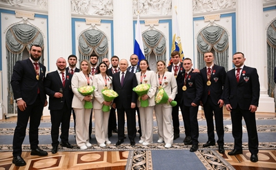 Спортсмены клуба Игоря Алтушкина получили государственные награды от Владимира Путина Спортсмены клуба Игоря Алтушкина получили государственные награды от Владимира Путина