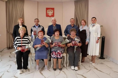Свердловские семьи-юбиляры получили знаки отличия «Совет да любовь» Свердловские семьи-юбиляры получили знаки отличия «Совет да любовь»